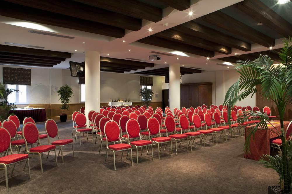 Explorers Marne-la-vallee Hotel
