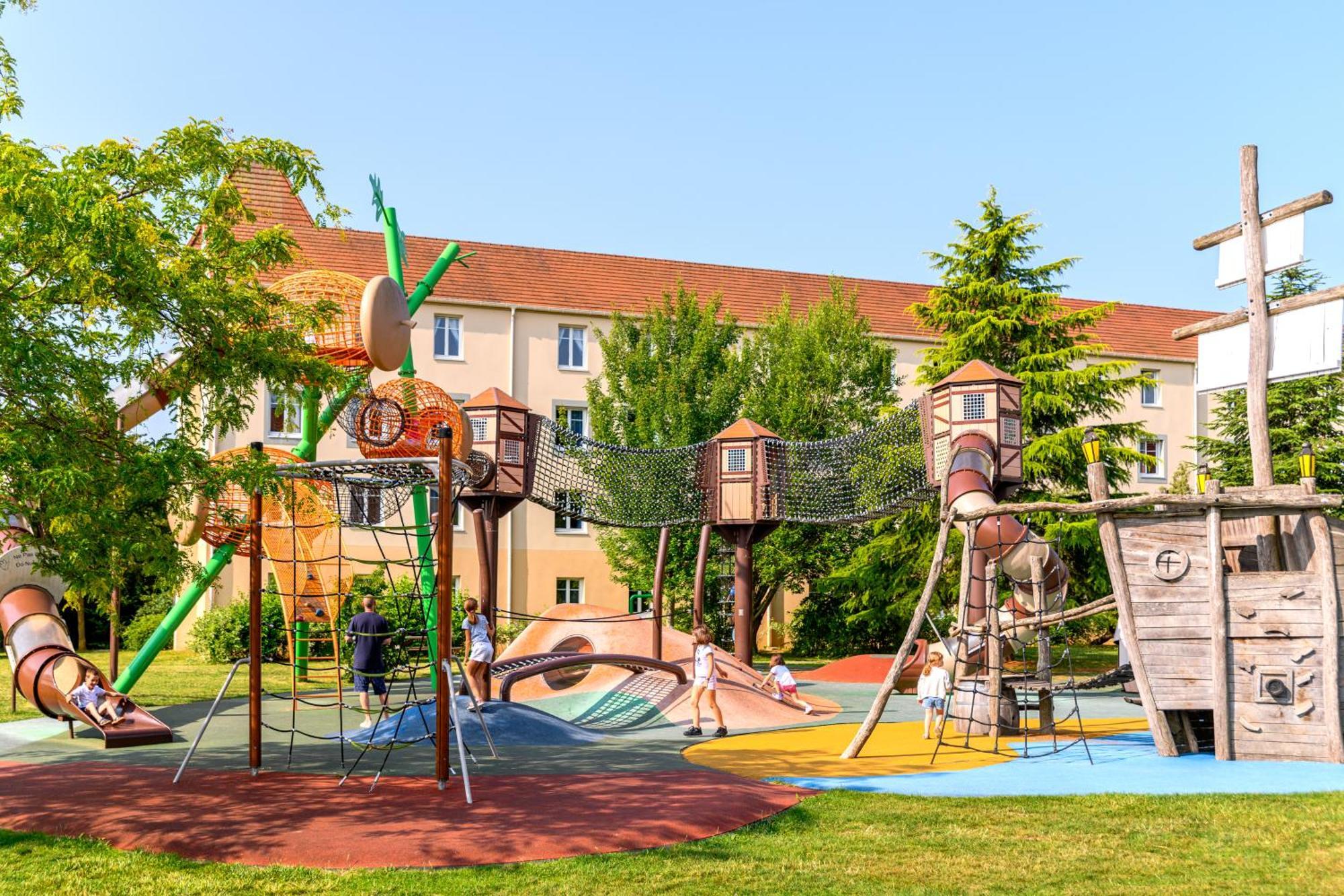 Explorers Marne-la-vallée 3*